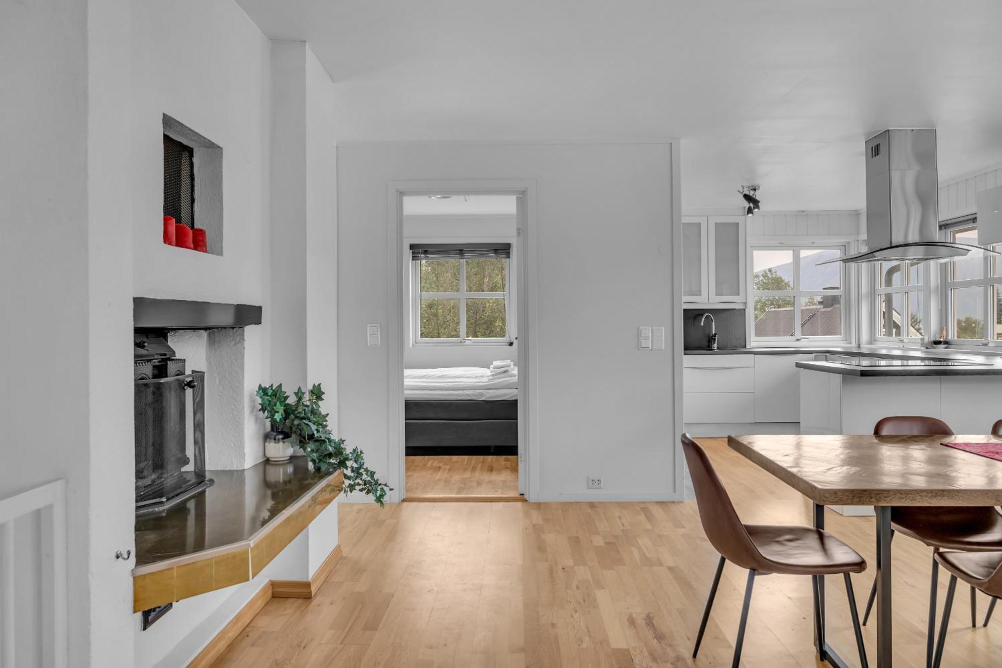 Central Large Modern House With A View Tromsø Exterior foto